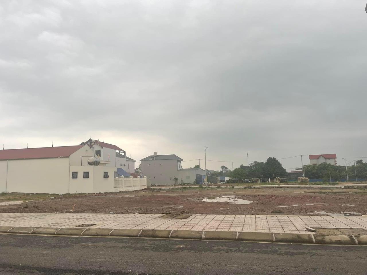 CỰC HIẾM : cần bán 2  mảnh đất  tại khu dân cư Hoàng Vân TP Phổ Yên 126m MT gần 7m đường thông tứ - Ảnh 2
